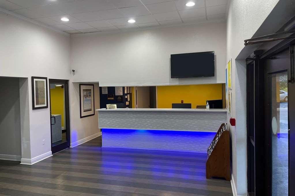 Travelodge By Wyndham Mobile Al インテリア 写真